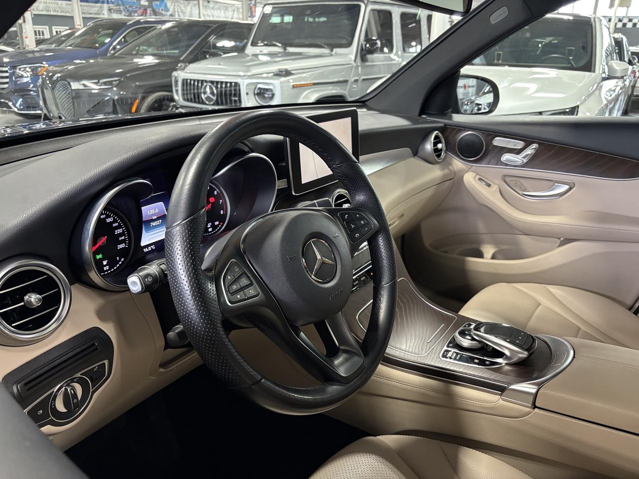 2019 Mercedes-Benz GLC GLC300|4MATIC|NAV|CREAMSEATS|AMGALLOYS|WOODTRIMS|+ Photo