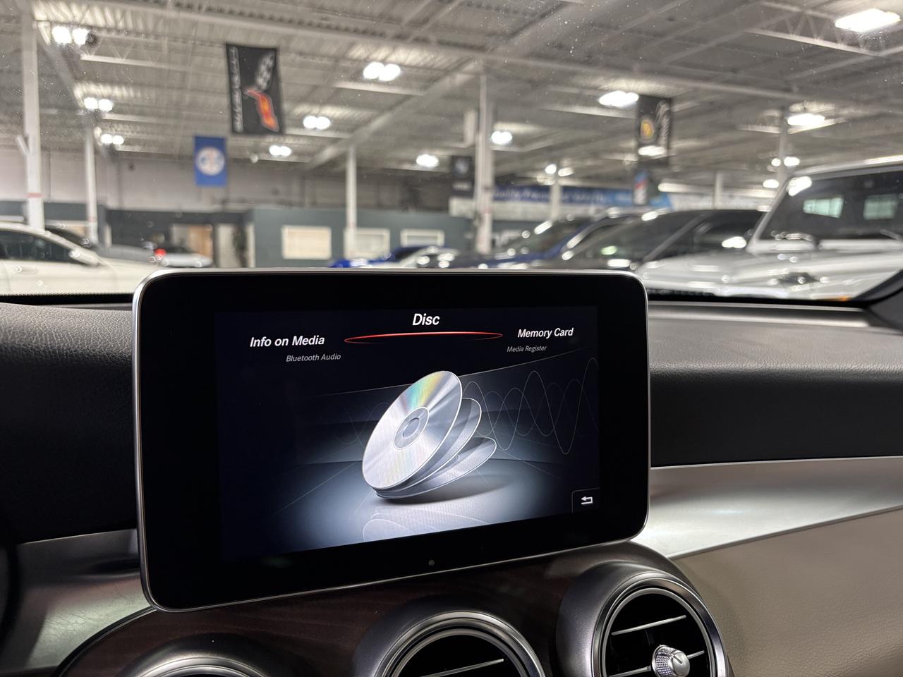 2019 Mercedes-Benz GLC GLC300|4MATIC|NAV|CREAMSEATS|AMGALLOYS|WOODTRIMS|+ Photo