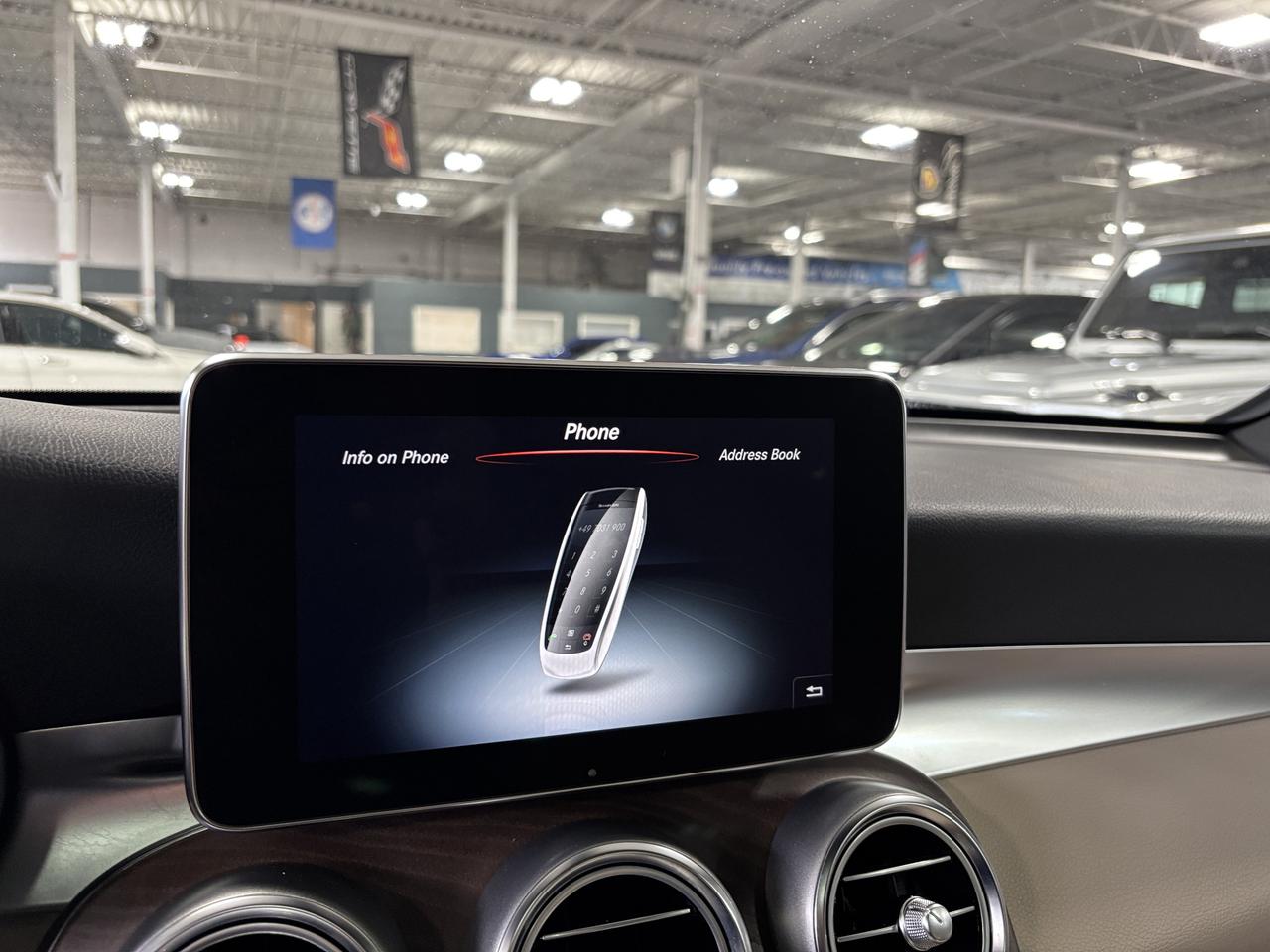 2019 Mercedes-Benz GLC GLC300|4MATIC|NAV|CREAMSEATS|AMGALLOYS|WOODTRIMS|+ Photo