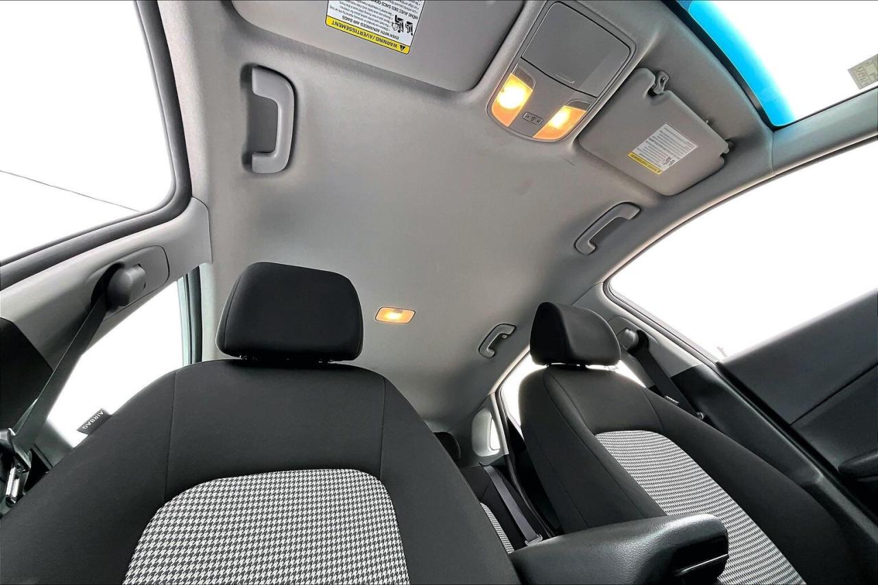 2021 Hyundai KONA SEL Preferred | Heated Seats | Blind Spot | FWD Photo