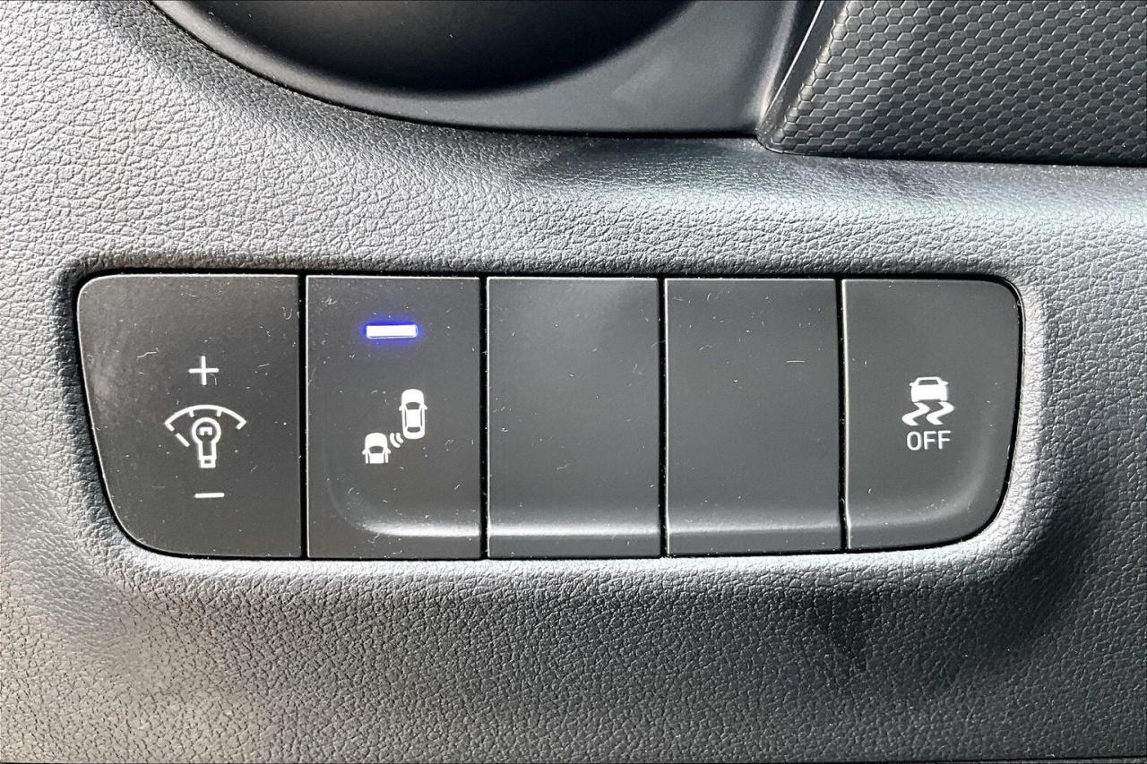 2021 Hyundai KONA SEL Preferred | Heated Seats | Blind Spot | FWD Photo