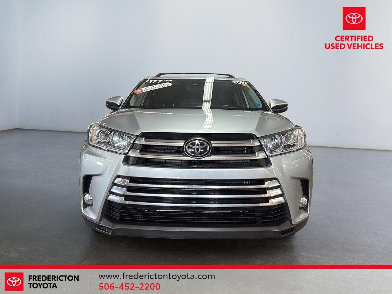 2019 Toyota Highlander XLE Photo1