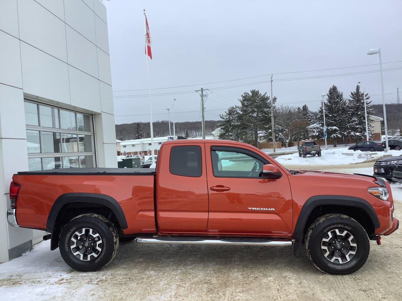 2017 Toyota Tacoma OFFROAD Photo