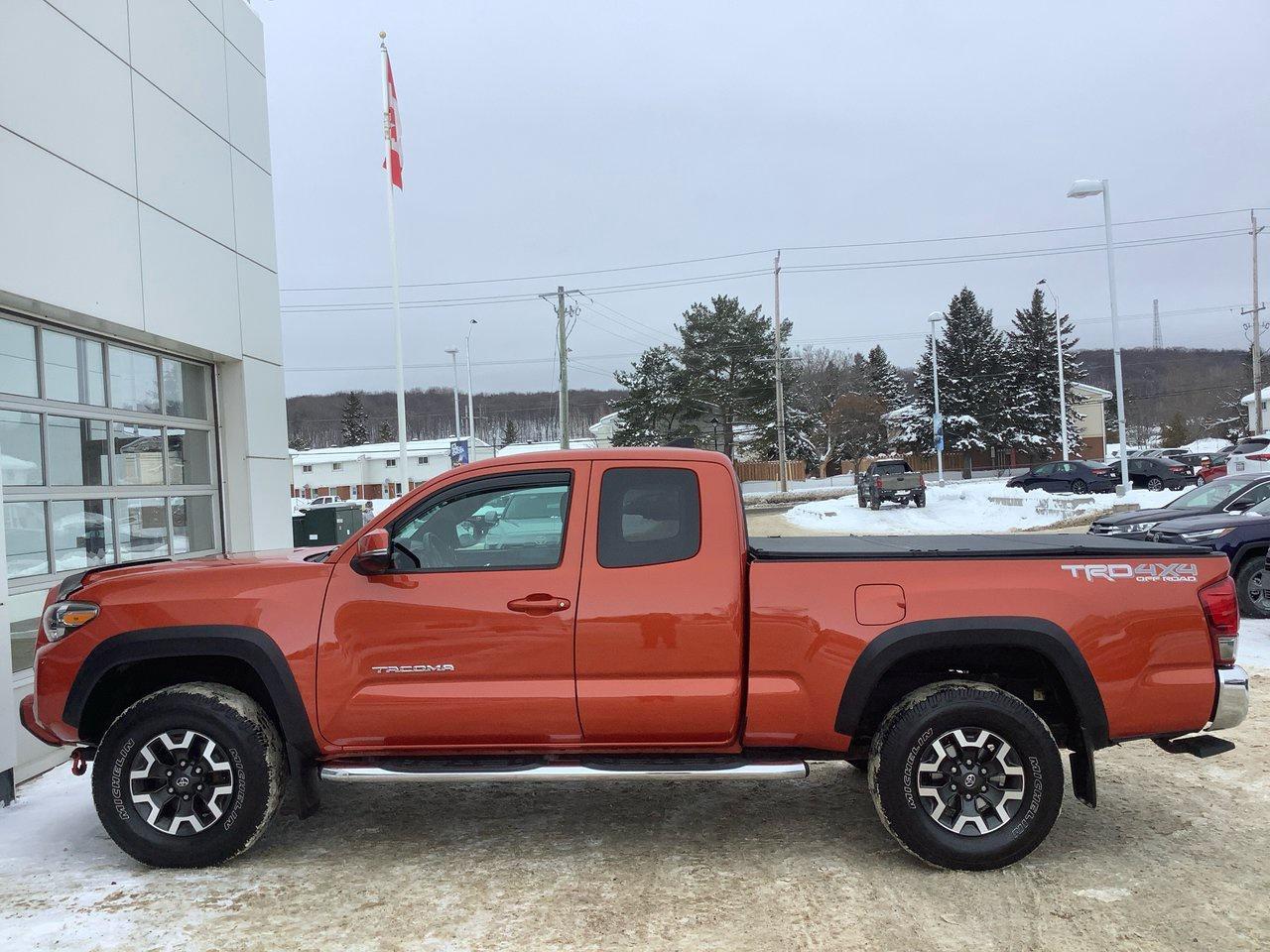 2017 Toyota Tacoma OFFROAD Photo