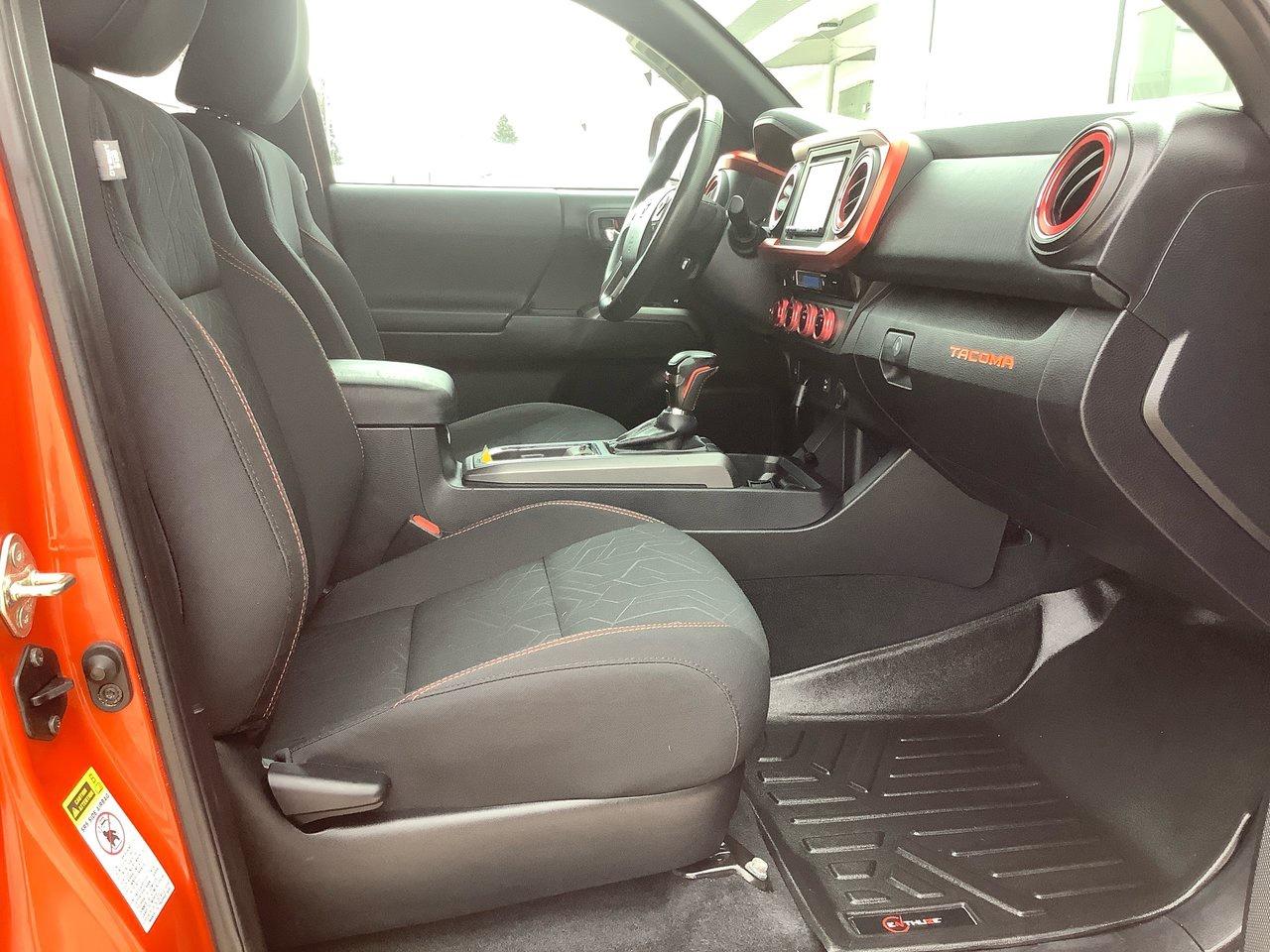 2017 Toyota Tacoma OFFROAD Photo