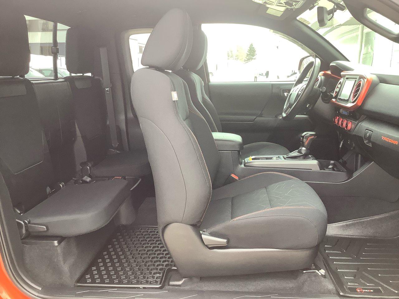 2017 Toyota Tacoma OFFROAD Photo