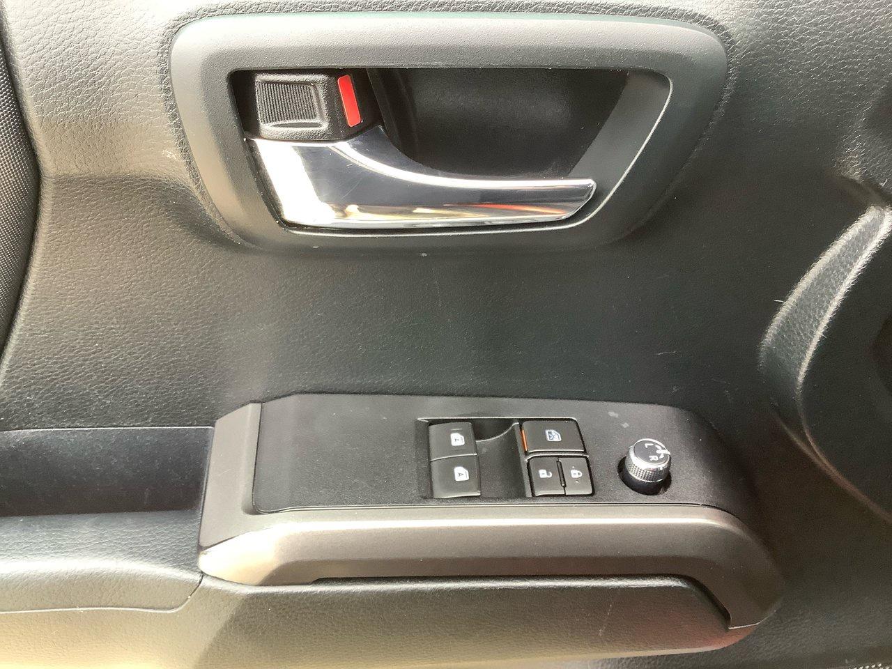 2017 Toyota Tacoma OFFROAD Photo