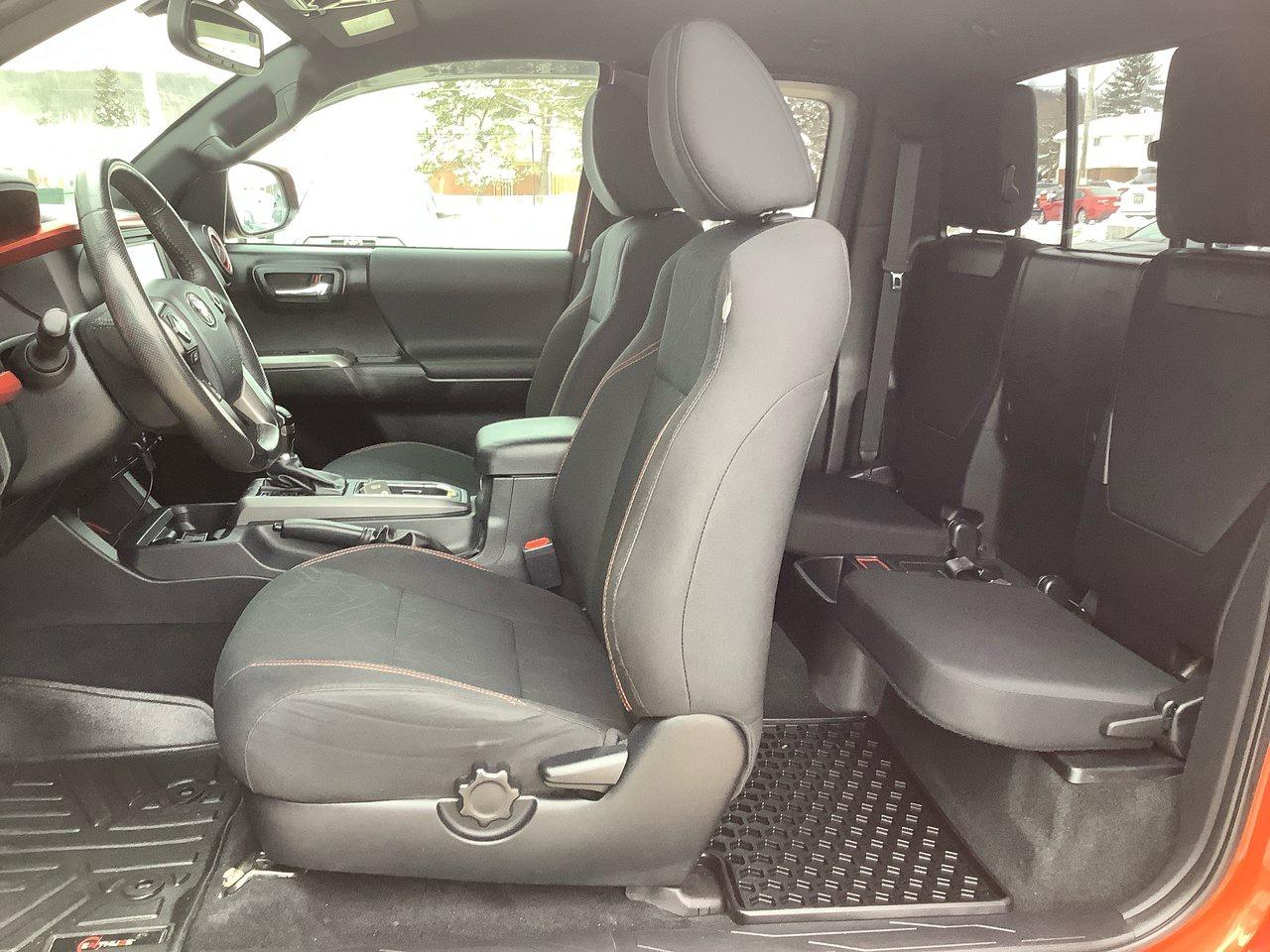 2017 Toyota Tacoma OFFROAD Photo