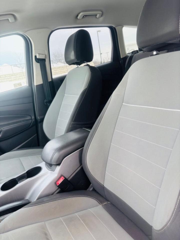 2014 Ford Escape SE 4dr Front-wheel Drive Automatic Photo