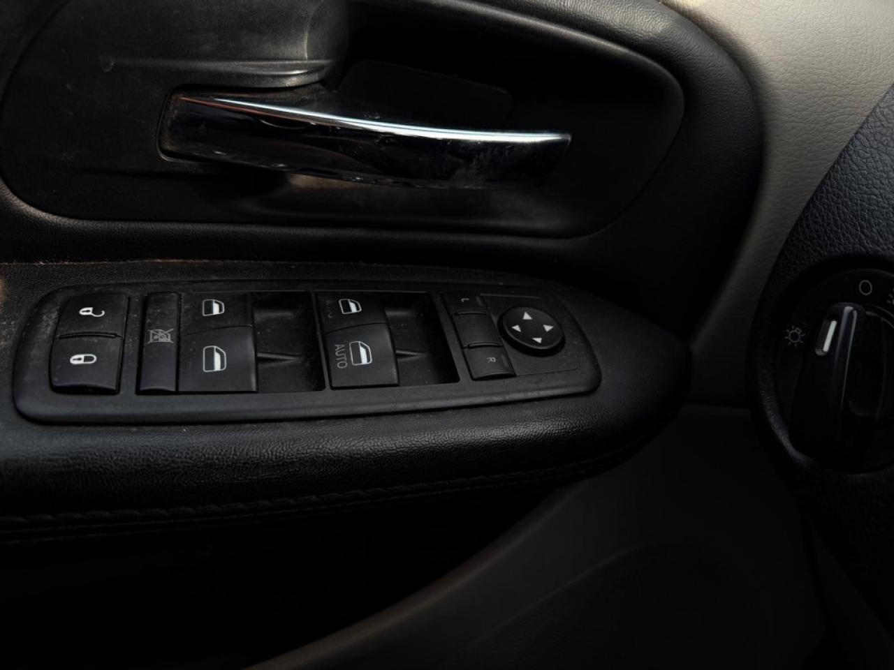 2014 Dodge Grand Caravan SXT Front-wheel Drive Passenger Van Automatic Photo