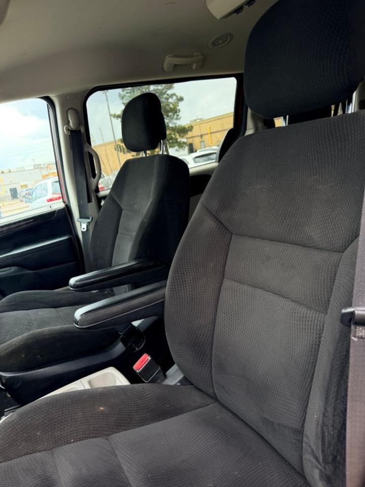 2014 Dodge Grand Caravan SXT Front-wheel Drive Passenger Van Automatic Photo