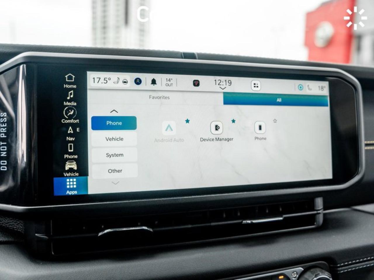 2024 Jeep Wrangler Sahara Photo