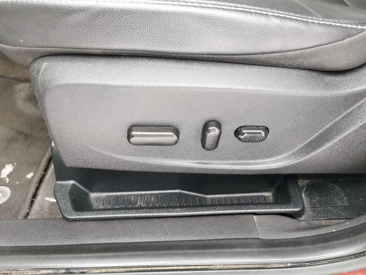 2018 Ford Escape SEL 4WD Photo