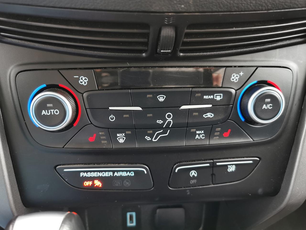 2018 Ford Escape SEL 4WD Photo