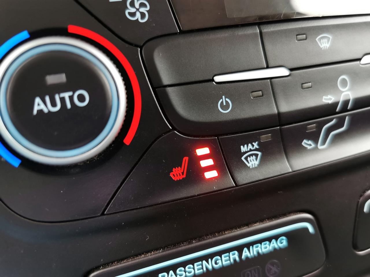 2018 Ford Escape SEL 4WD Photo