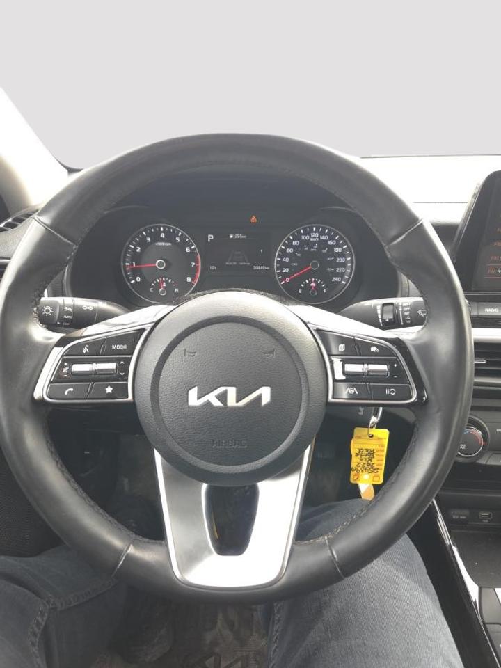 2022 Kia Forte Sedan EX IVT Photo