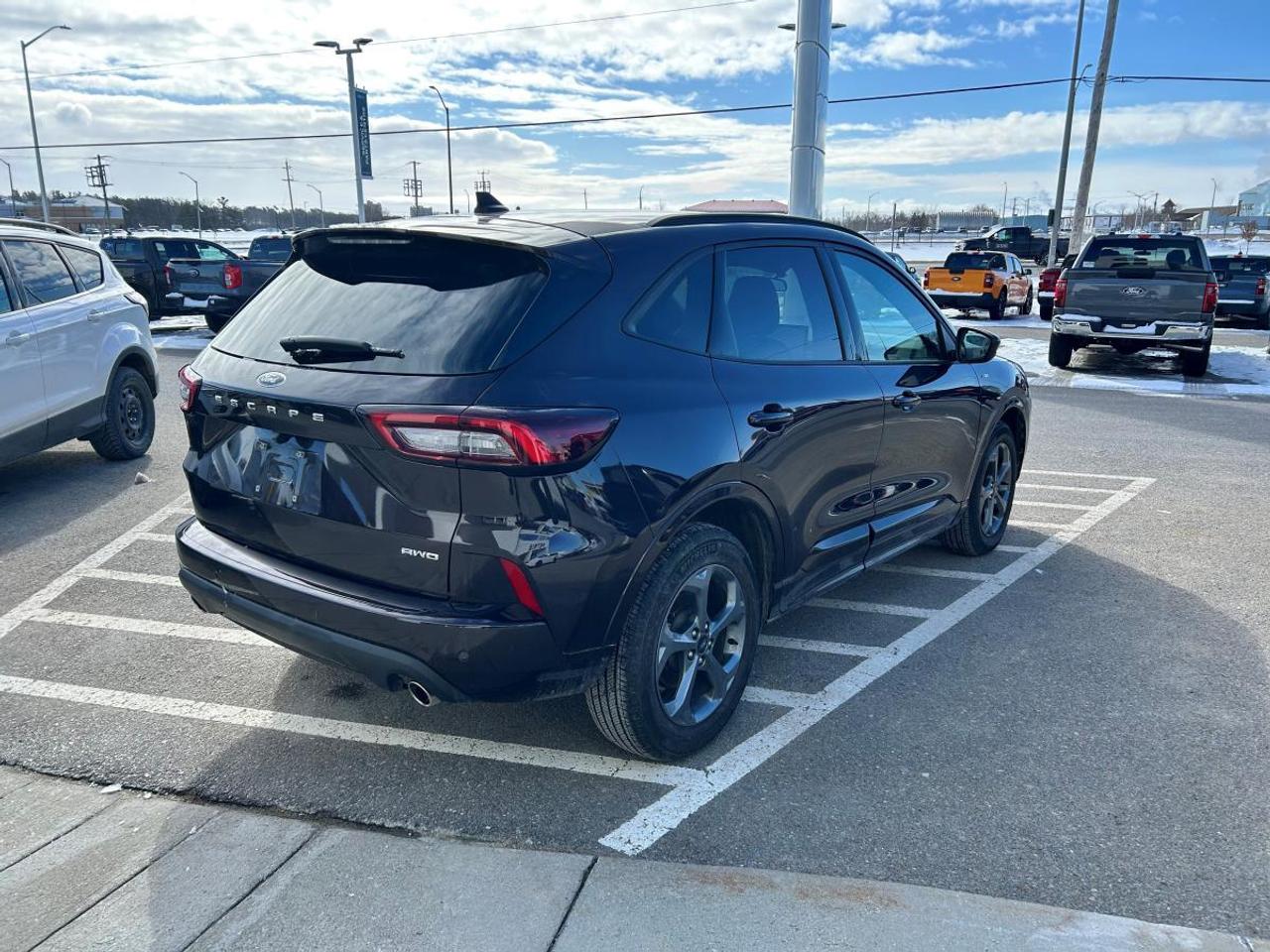 2023 Ford Escape ST-Line Select Photo