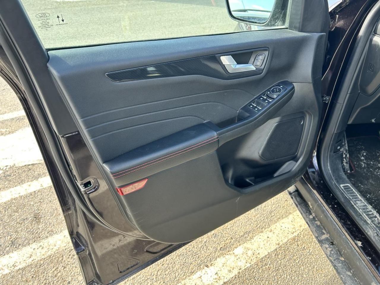 2023 Ford Escape ST-Line Select Photo