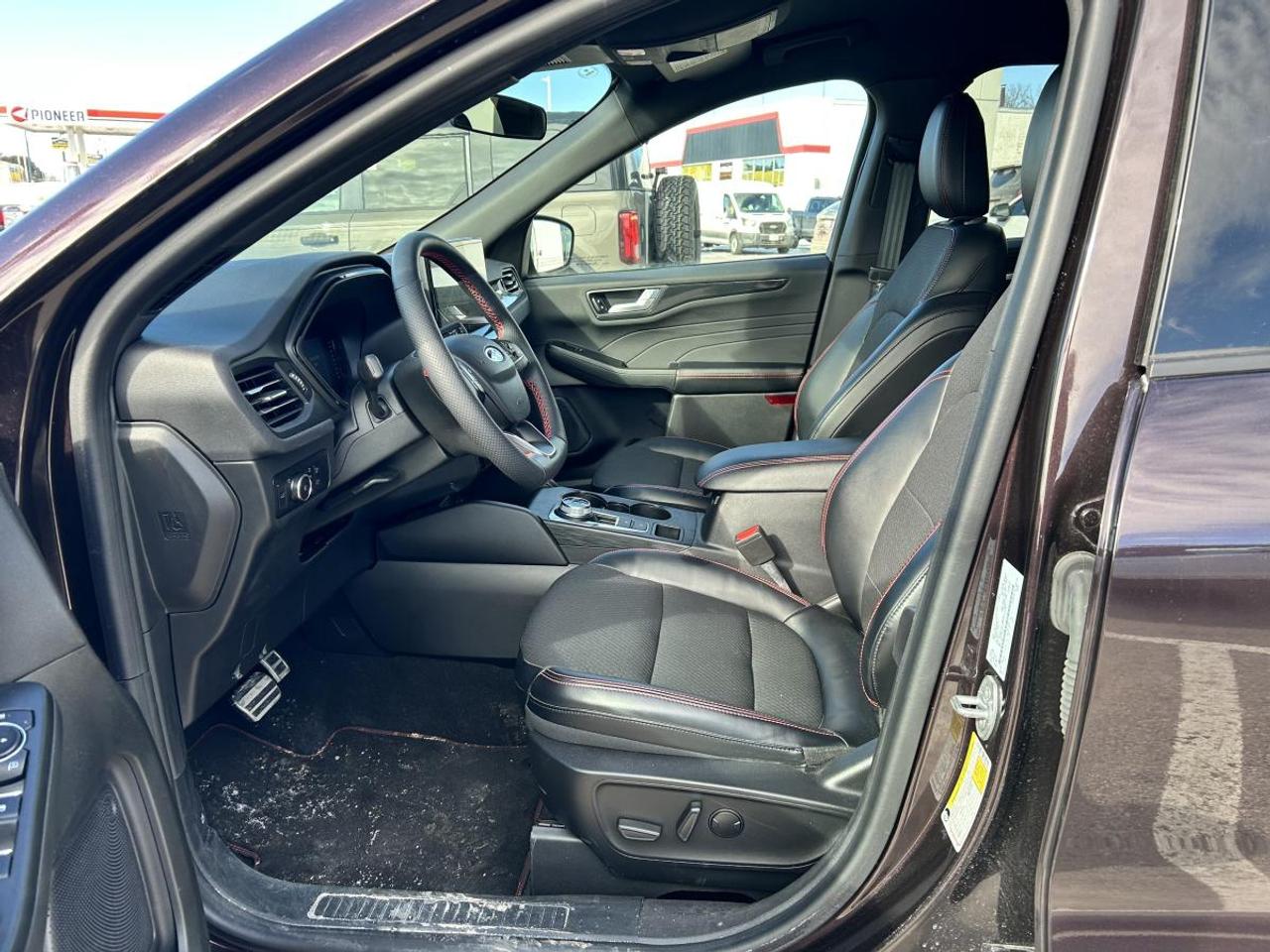 2023 Ford Escape ST-Line Select Photo