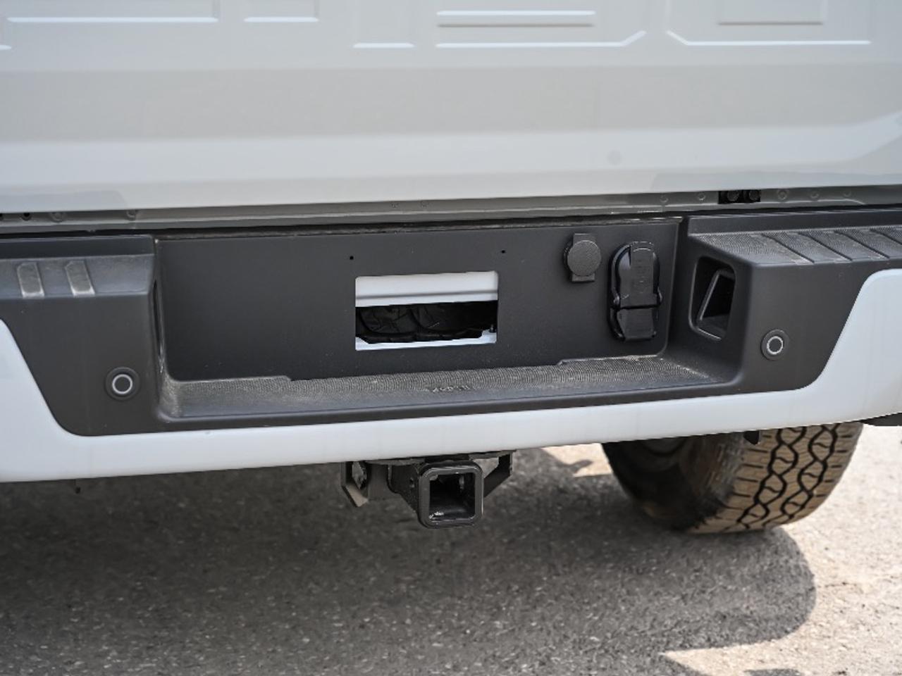 2026 Ford F-150 XLT Photo4