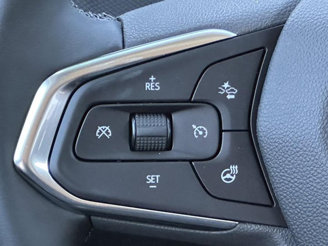 13589573