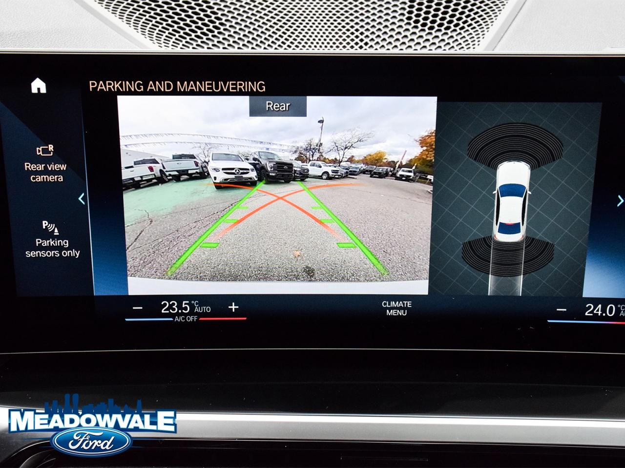 2023 BMW 3 Series 330i Photo