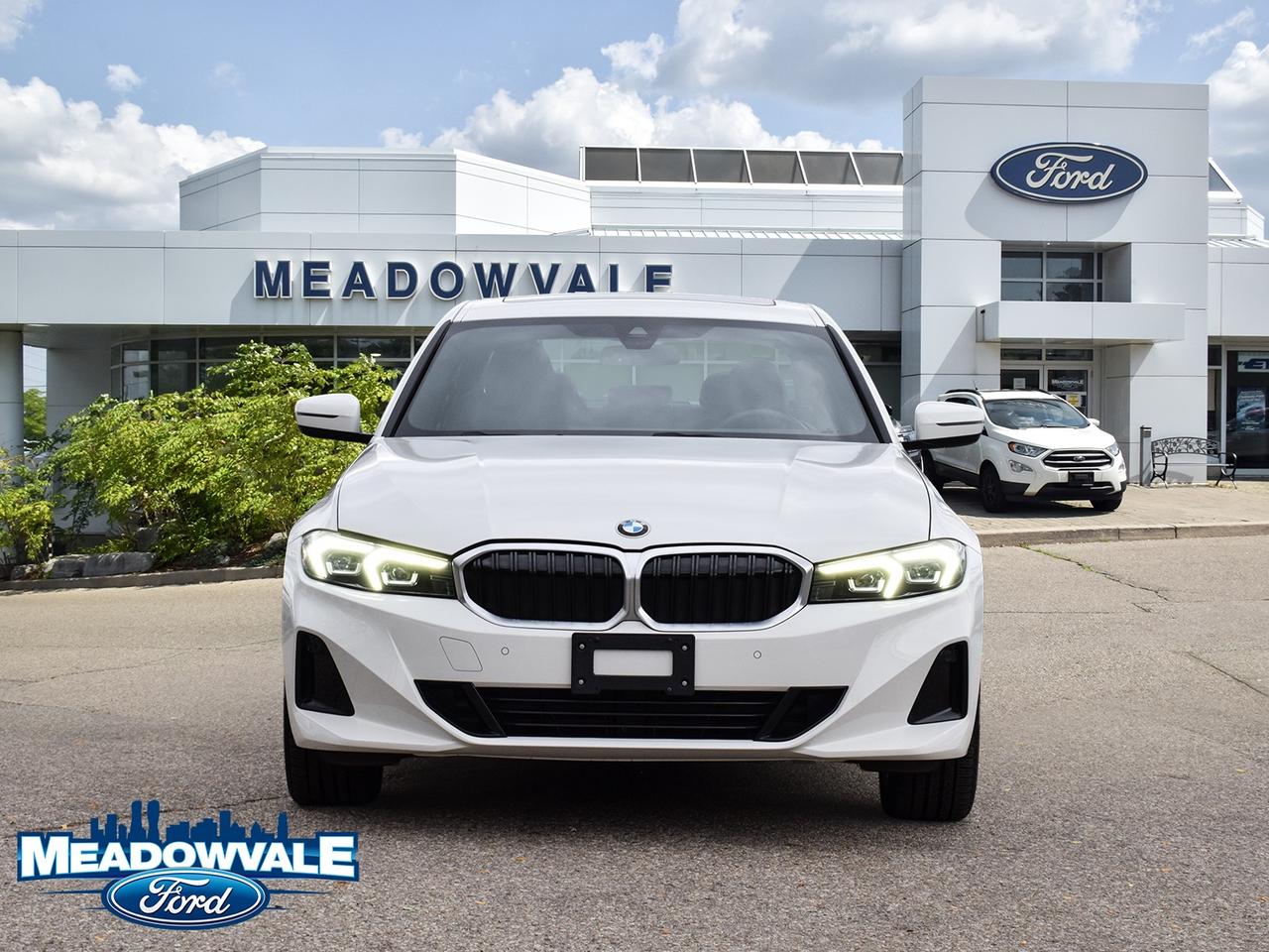 2023 BMW 3 Series 330i Photo