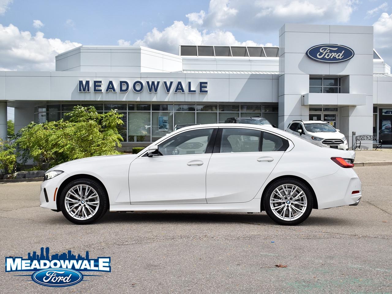 2023 BMW 3 Series 330i Photo