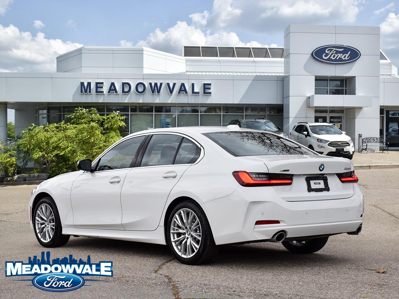 2023 BMW 3 Series 330i Photo