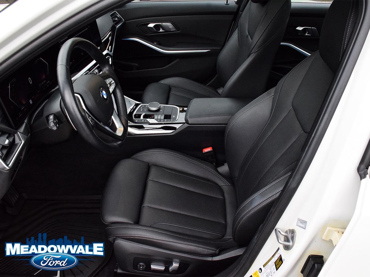 2023 BMW 3 Series 330i Photo