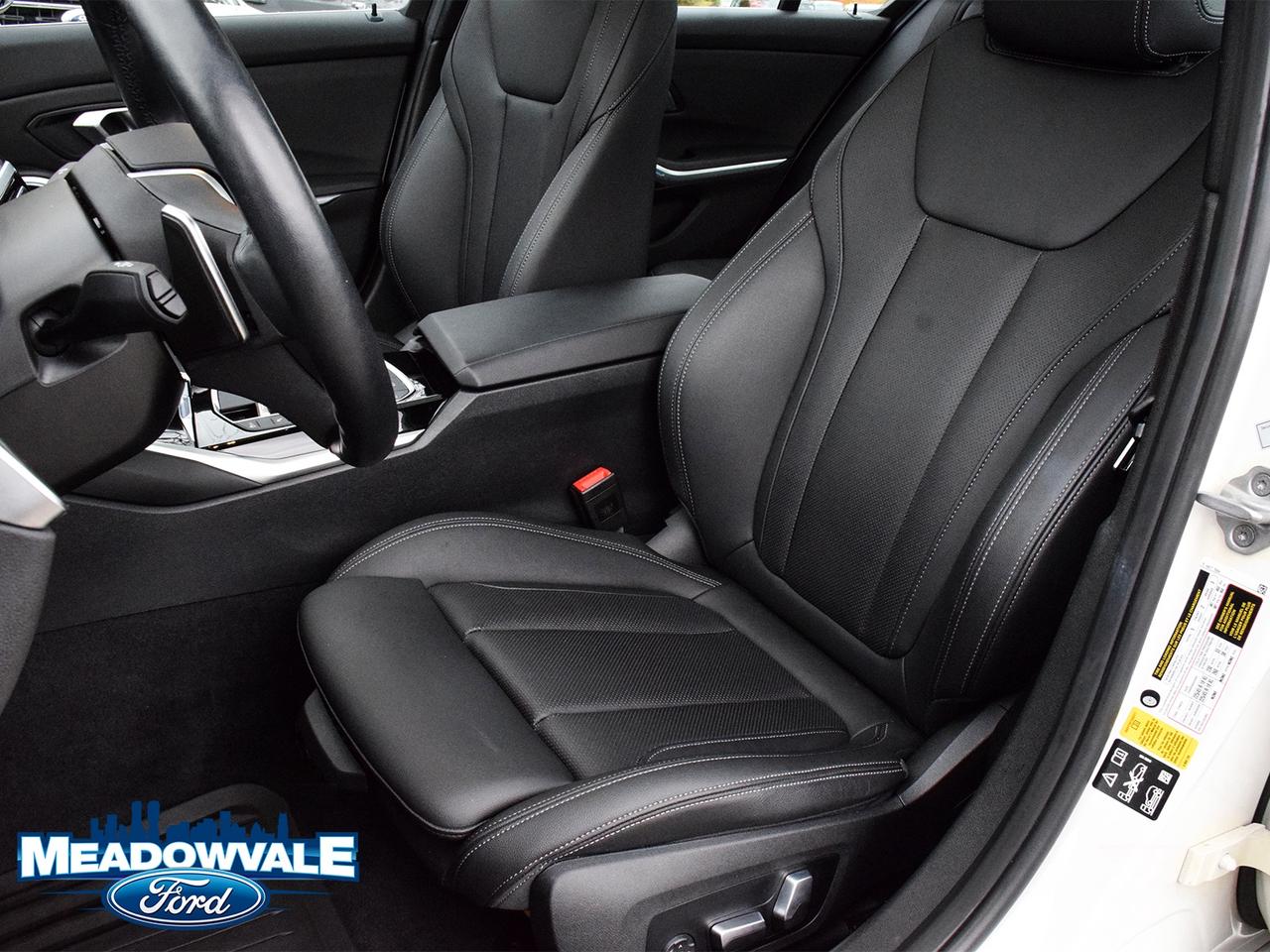 2023 BMW 3 Series 330i Photo