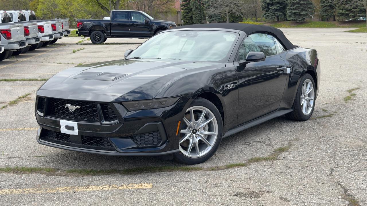 2026 Ford Mustang GT Premium Convertible Photo