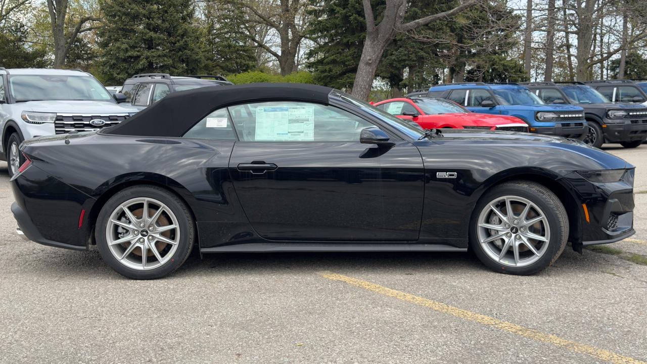 2026 Ford Mustang GT Premium Convertible Photo