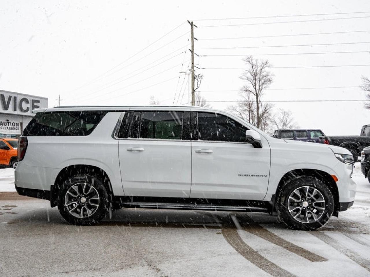 2024 Chevrolet Suburban LT Photo