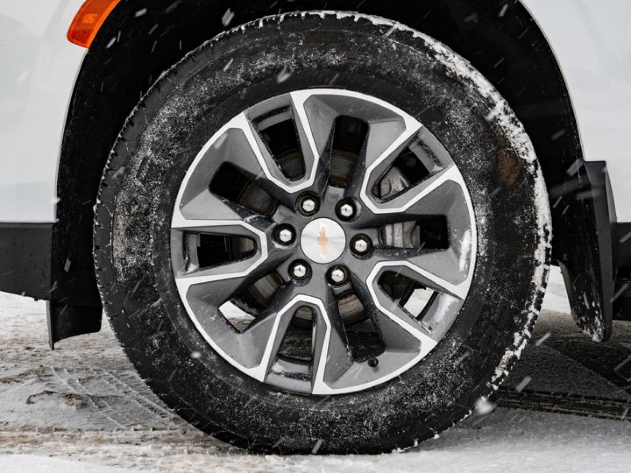 2024 Chevrolet Suburban LT Photo