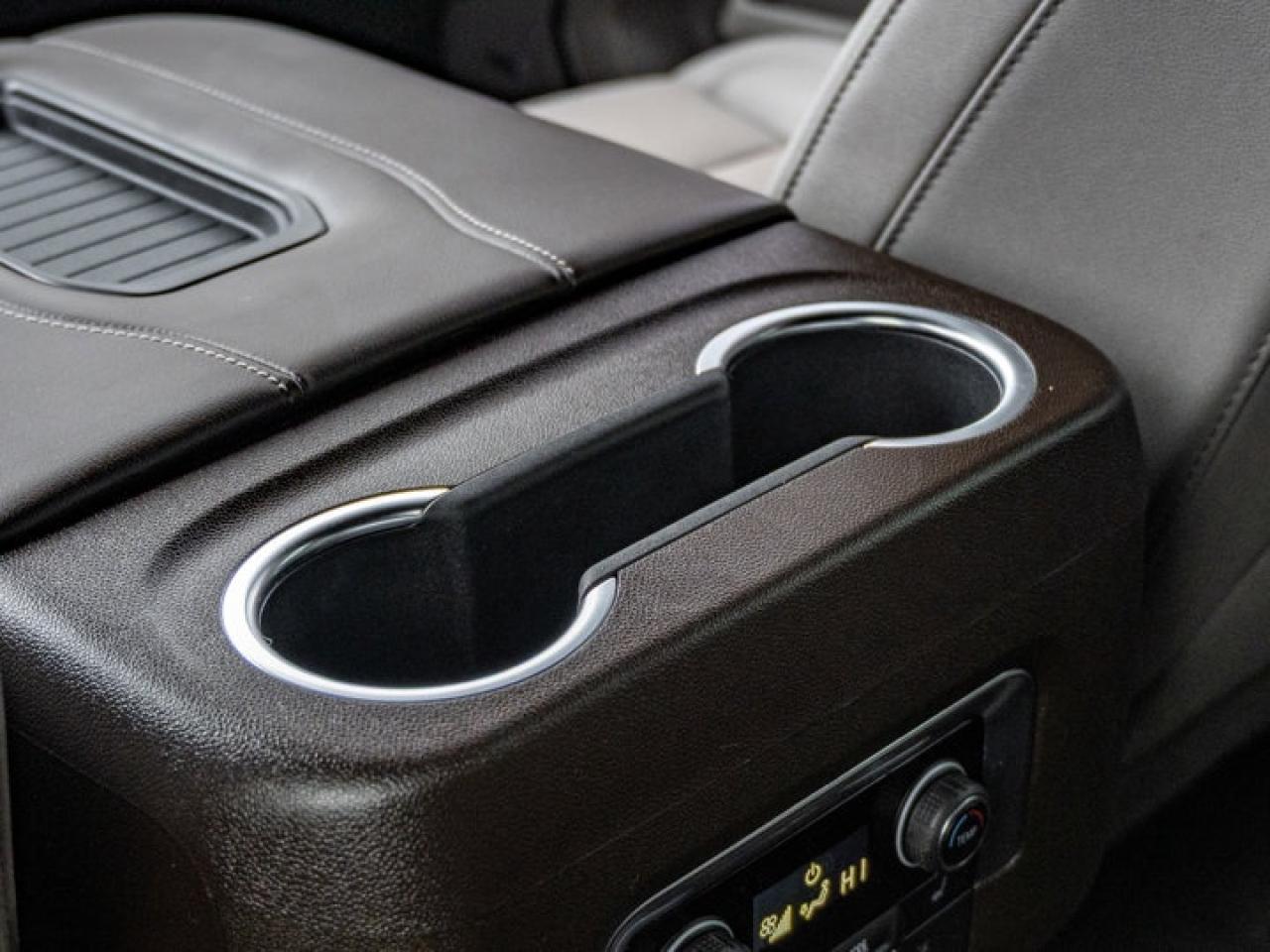 2024 Chevrolet Suburban LT Photo