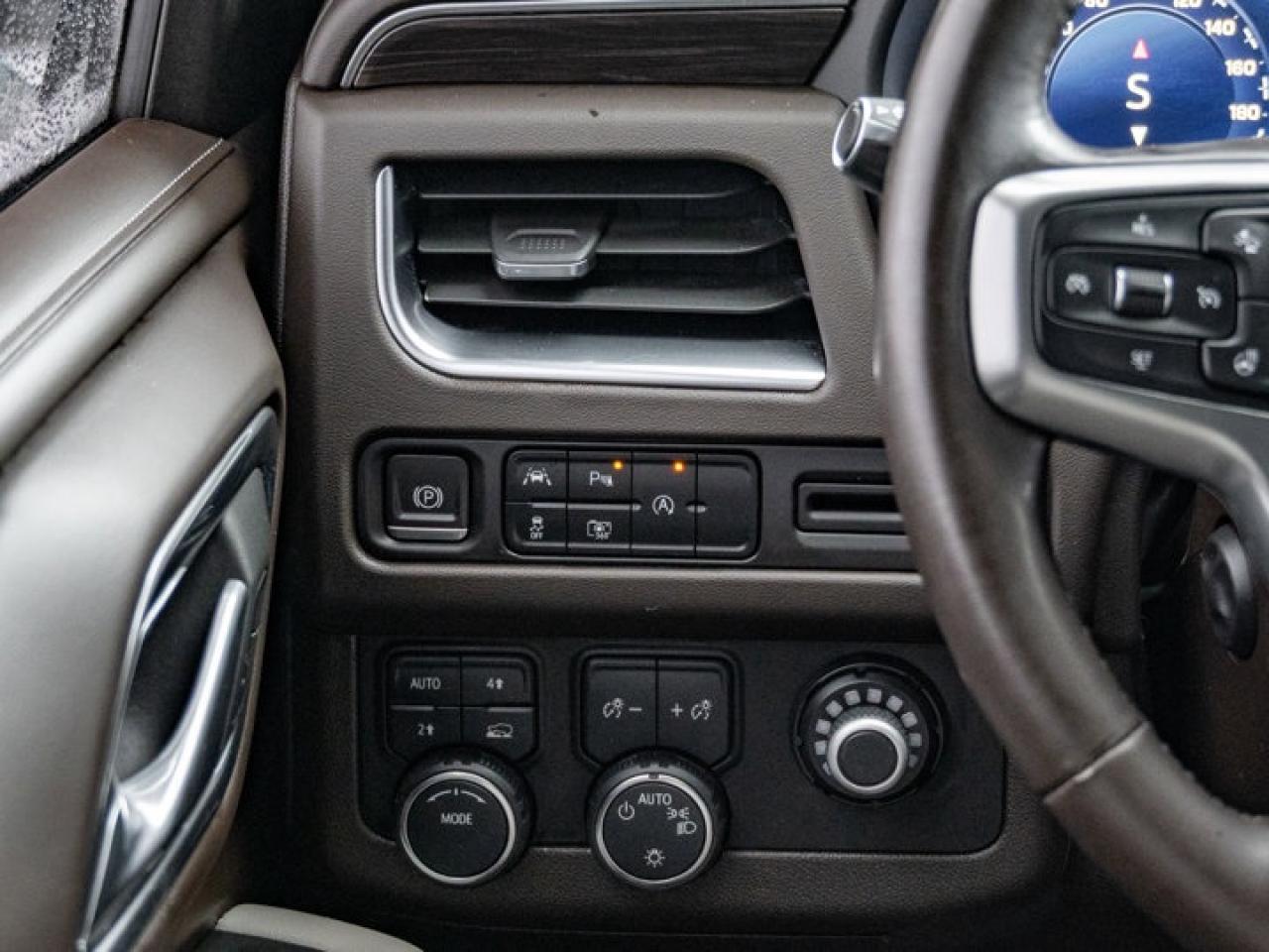 2024 Chevrolet Suburban LT Photo