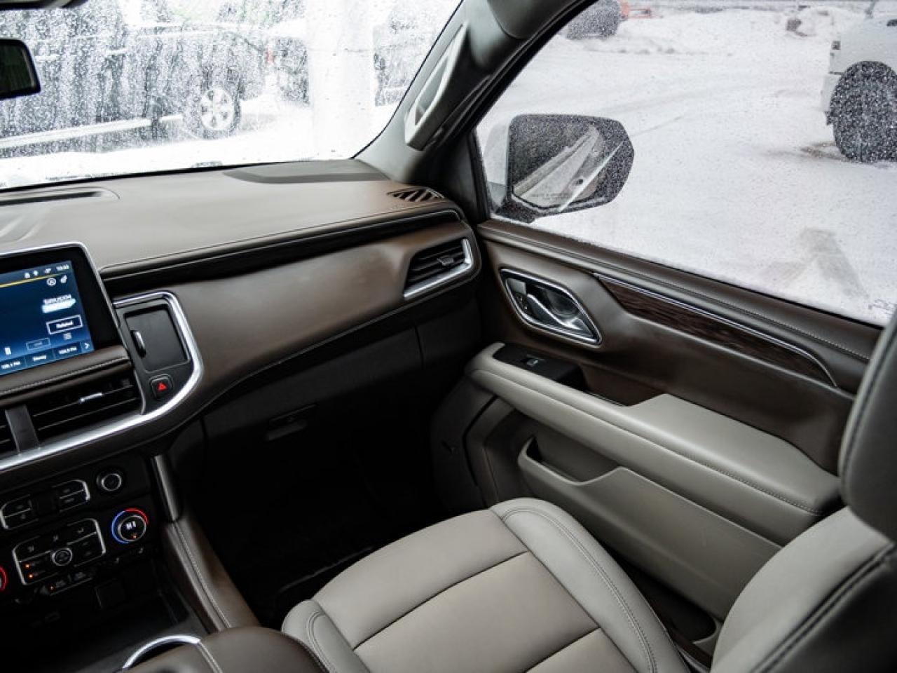 2024 Chevrolet Suburban LT Photo