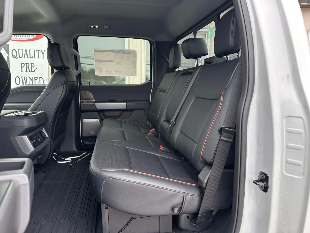 2026 Ford F-350 Super Duty SRW LARIAT 2WD Crew Cab 6.75' Box Photo