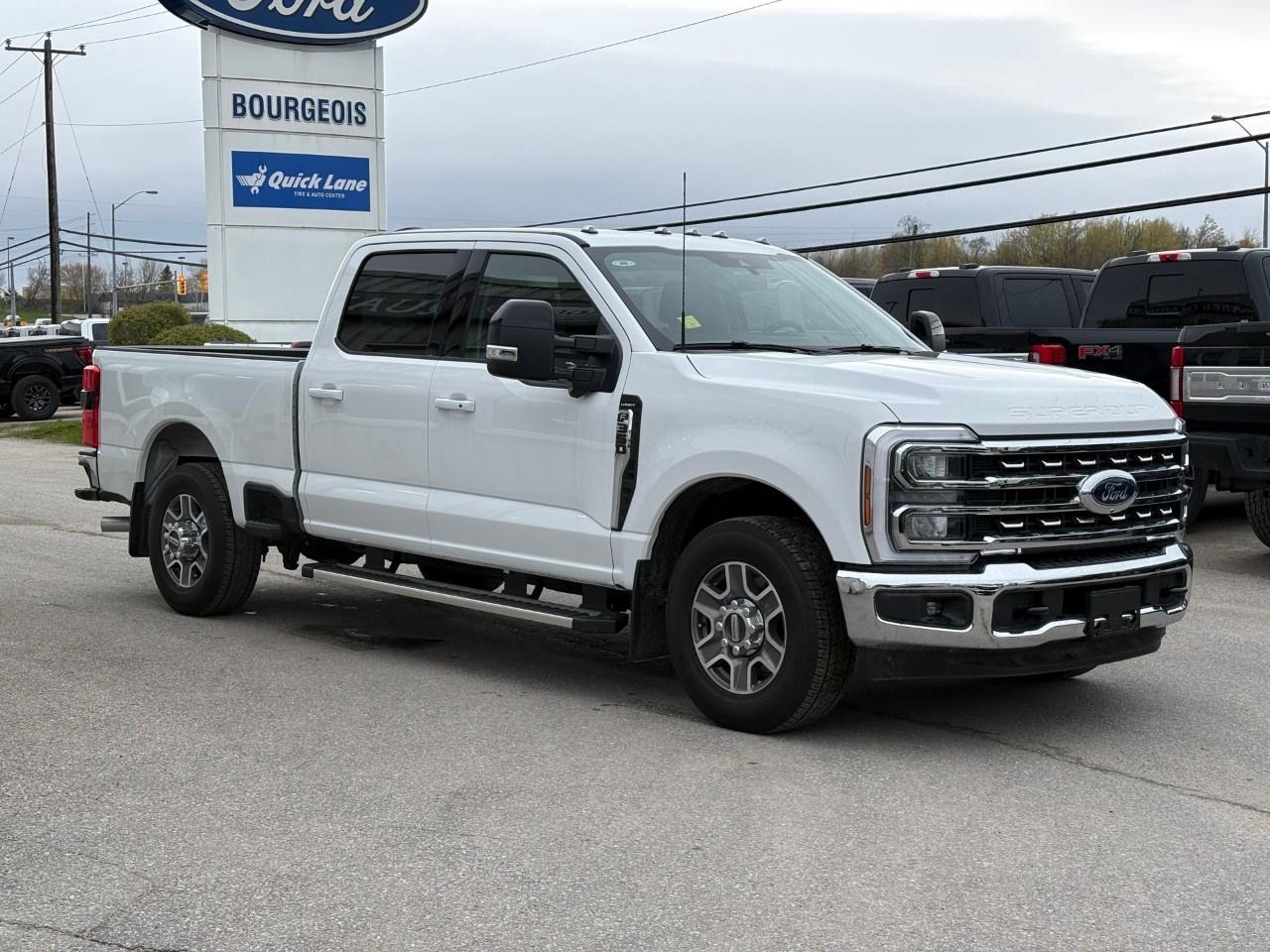 2026 Ford F-350 Super Duty SRW LARIAT 2WD Crew Cab 6.75' Box Photo4