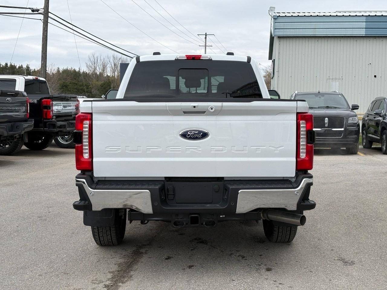 2026 Ford F-350 Super Duty SRW LARIAT 2WD Crew Cab 6.75' Box Photo