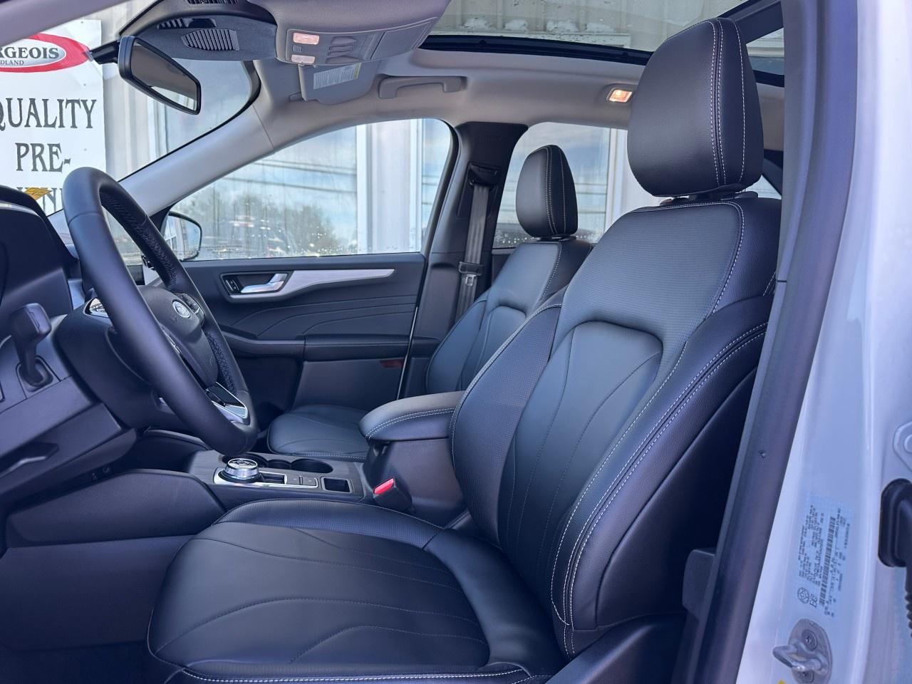 2026 Ford Escape Platinum AWD Photo