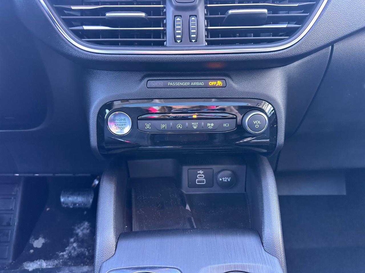 2026 Ford Escape Platinum AWD Photo