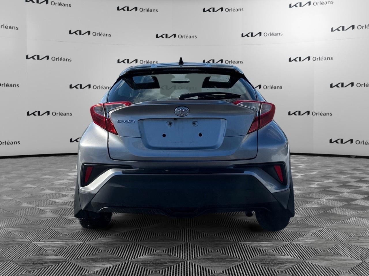 2019 Toyota C-HR LE (2) Photo