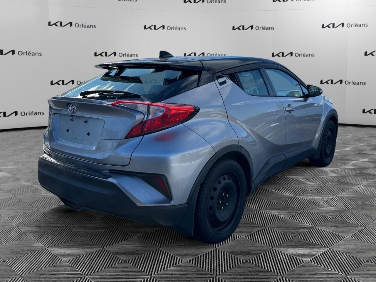 2019 Toyota C-HR LE (2) Photo