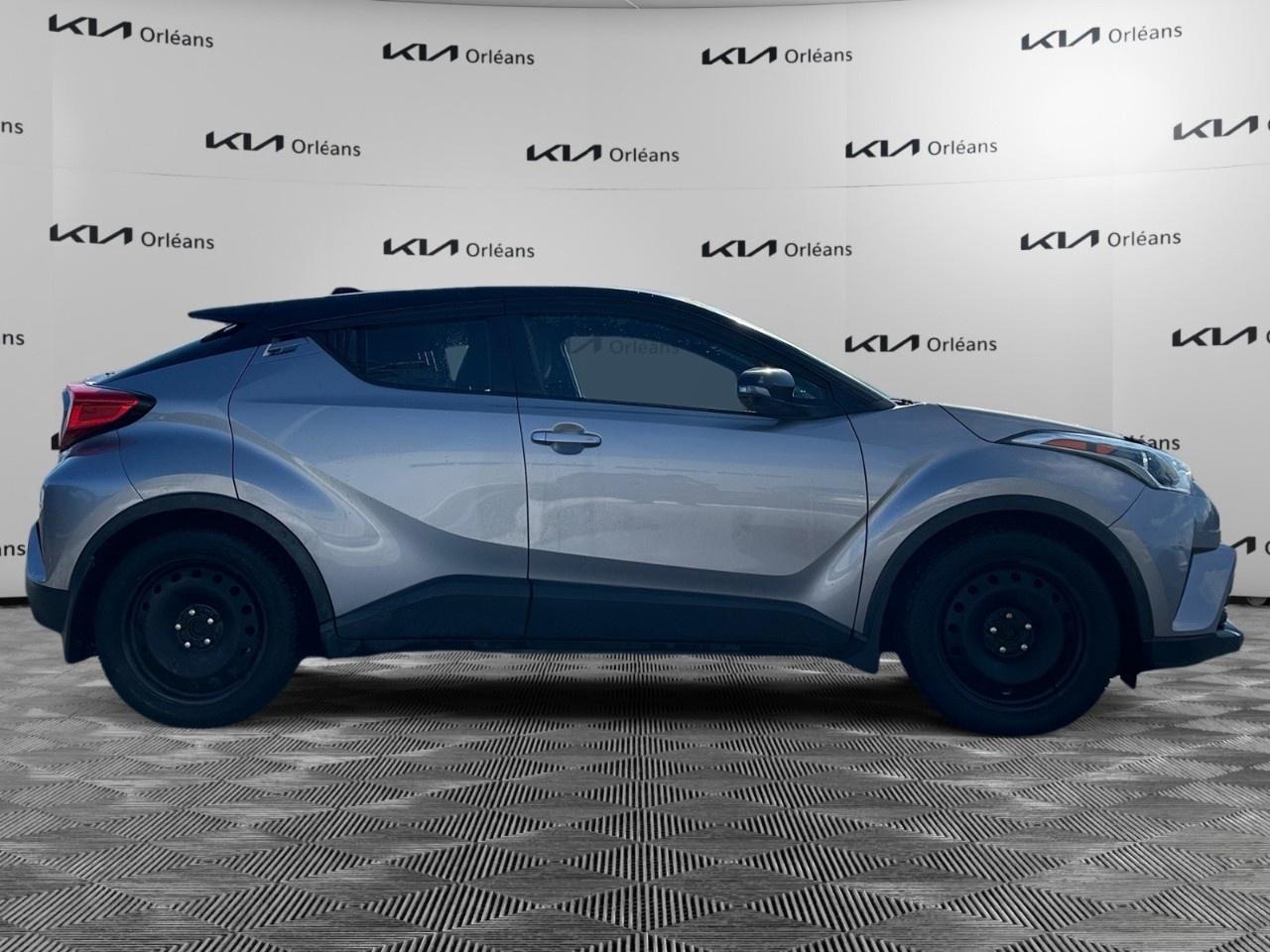 2019 Toyota C-HR LE (2) Photo