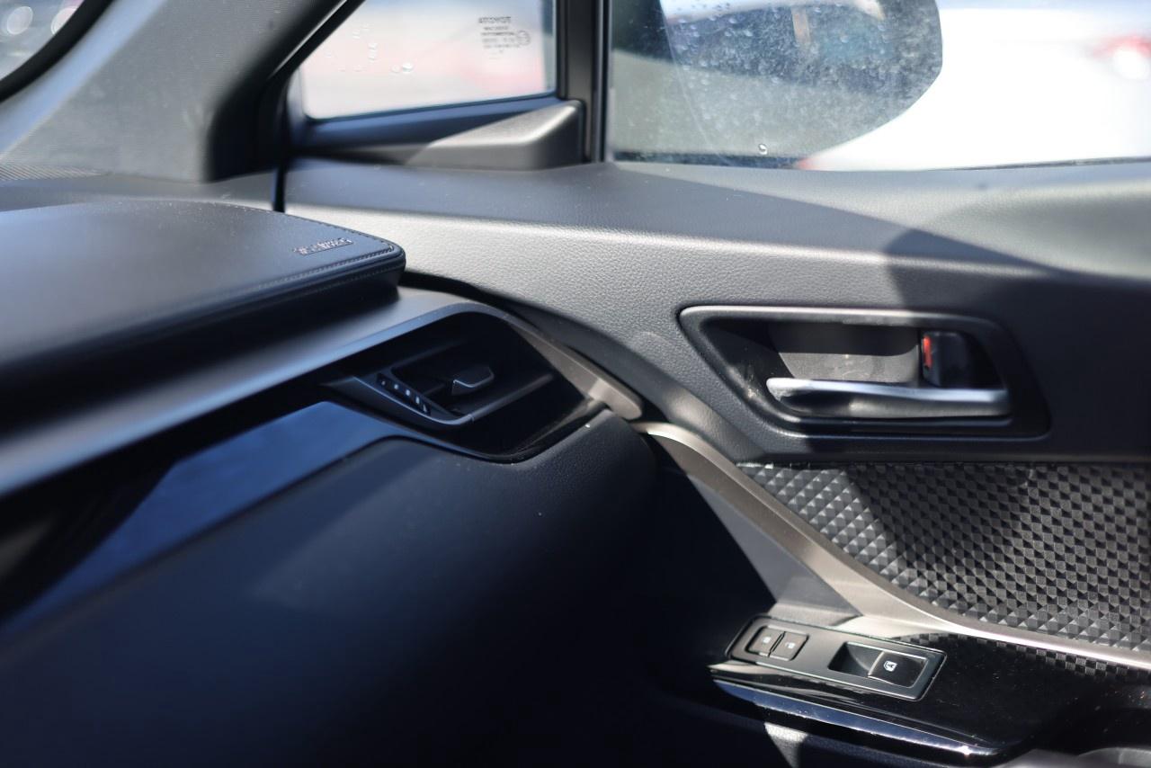 2019 Toyota C-HR LE (2) Photo