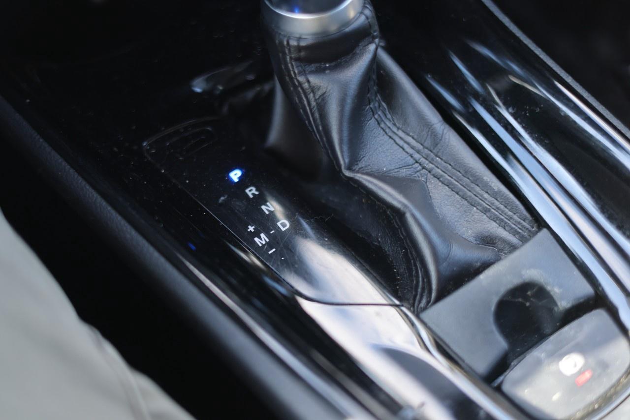 2019 Toyota C-HR LE (2) Photo