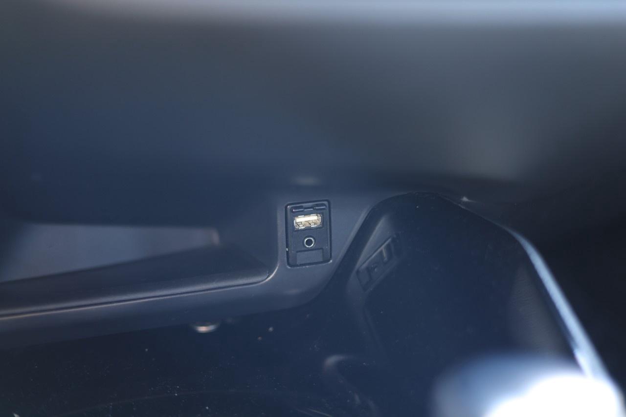 2019 Toyota C-HR LE (2) Photo