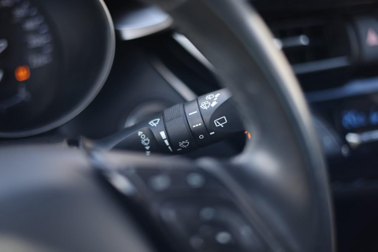 2019 Toyota C-HR LE (2) Photo